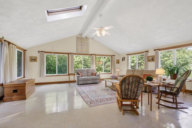5 Williams Circle, Burlington, MA 01803