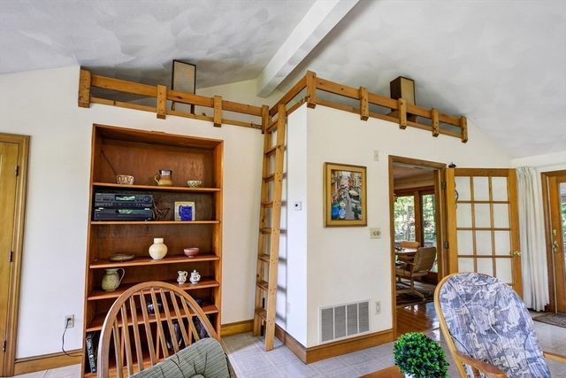 5 Williams Circle, Burlington, MA 01803
