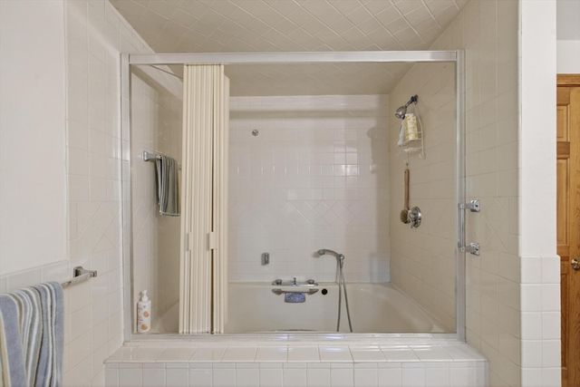 5 Williams Circle, Burlington, MA 01803
