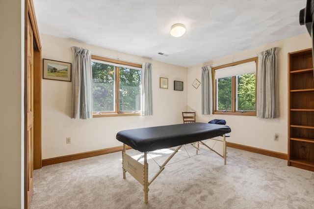 5 Williams Circle, Burlington, MA 01803