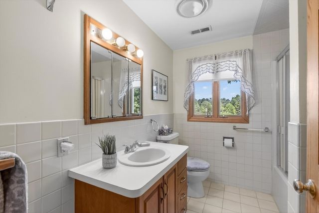 5 Williams Circle, Burlington, MA 01803