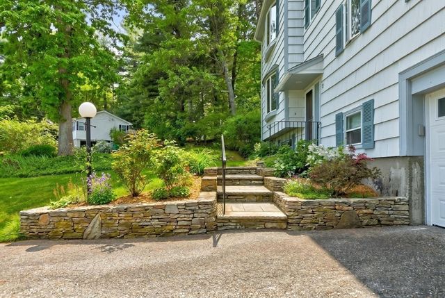 5 Williams Circle, Burlington, MA 01803