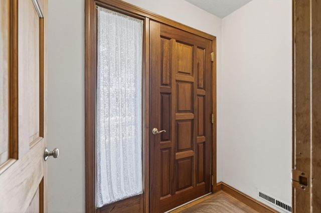 5 Williams Circle, Burlington, MA 01803