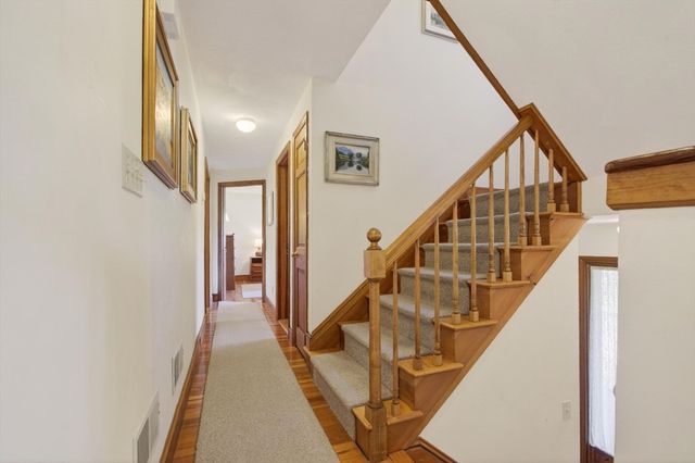 5 Williams Circle, Burlington, MA 01803