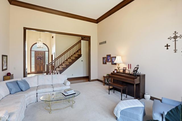 6010 Fawnwood Drive, Greenwood, IN 46143