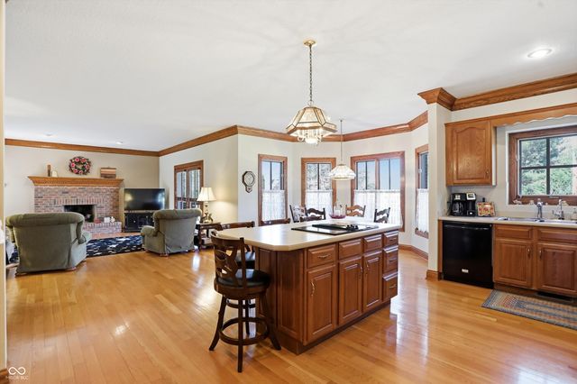 6010 Fawnwood Drive, Greenwood, IN 46143