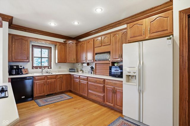 6010 Fawnwood Drive, Greenwood, IN 46143