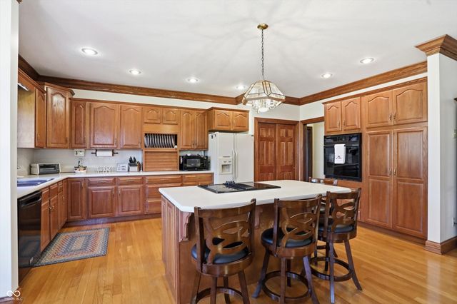 6010 Fawnwood Drive, Greenwood, IN 46143