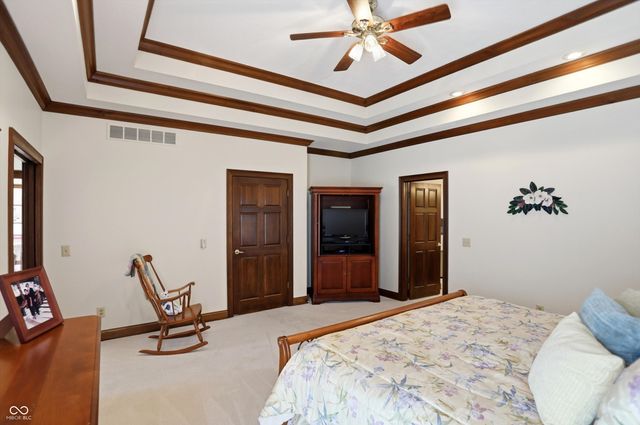 6010 Fawnwood Drive, Greenwood, IN 46143