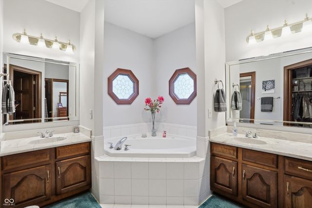 6010 Fawnwood Drive, Greenwood, IN 46143