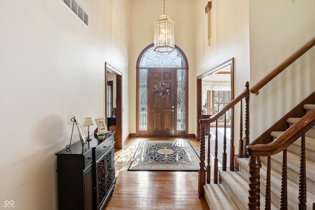 6010 Fawnwood Drive, Greenwood, IN 46143