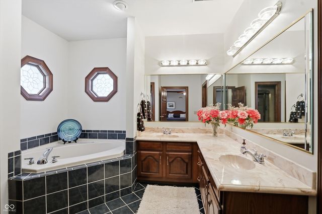 6010 Fawnwood Drive, Greenwood, IN 46143