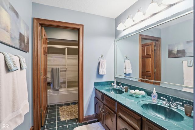 6010 Fawnwood Drive, Greenwood, IN 46143