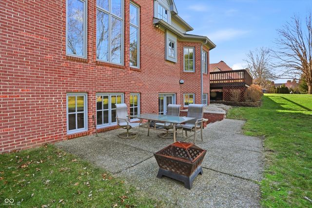 6010 Fawnwood Drive, Greenwood, IN 46143