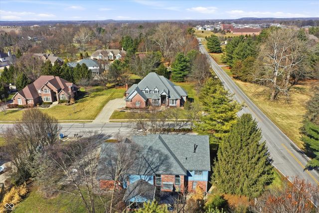 6010 Fawnwood Drive, Greenwood, IN 46143