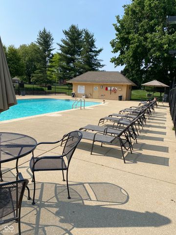 6010 Fawnwood Drive, Greenwood, IN 46143