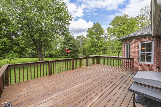 6010 Fawnwood Drive, Greenwood, IN 46143