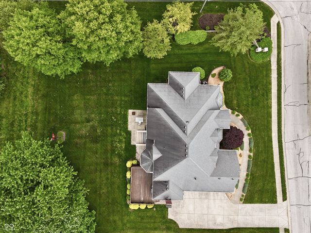 6010 Fawnwood Drive, Greenwood, IN 46143