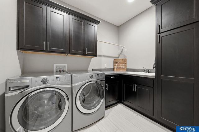 9801 S 30 Street, Lincoln, NE 68516