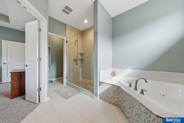 9801 S 30 Street, Lincoln, NE 68516