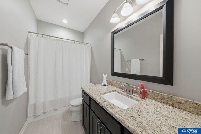 9801 S 30 Street, Lincoln, NE 68516