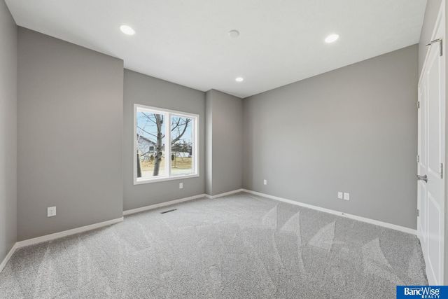 9801 S 30 Street, Lincoln, NE 68516