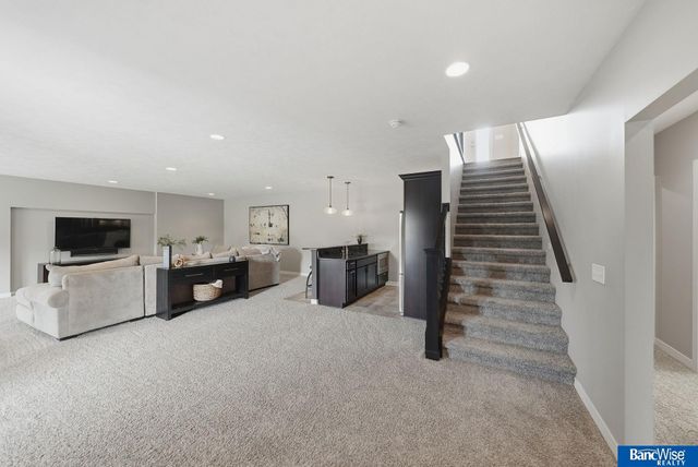 9801 S 30 Street, Lincoln, NE 68516