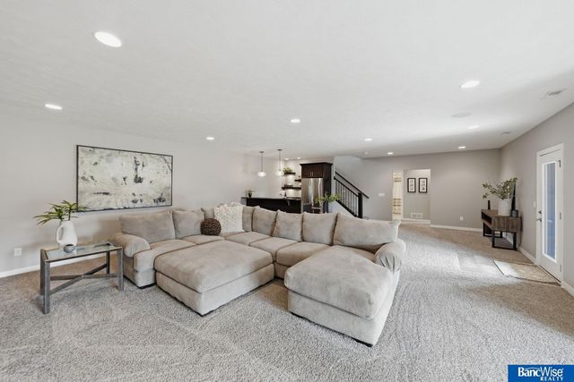 9801 S 30 Street, Lincoln, NE 68516