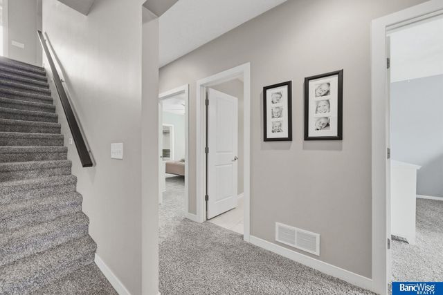 9801 S 30 Street, Lincoln, NE 68516