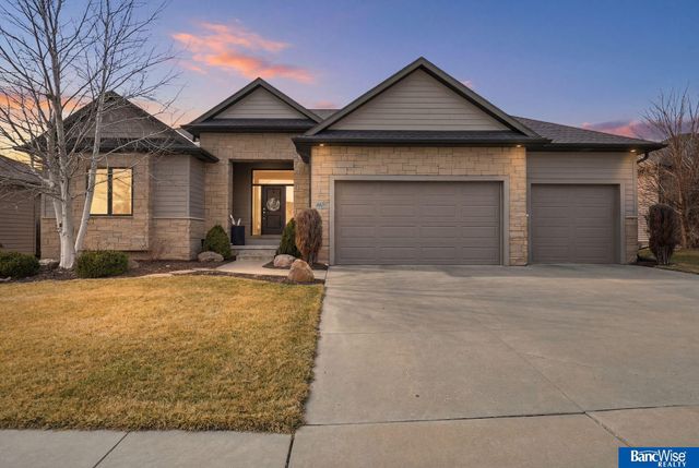 9801 S 30 Street, Lincoln, NE 68516