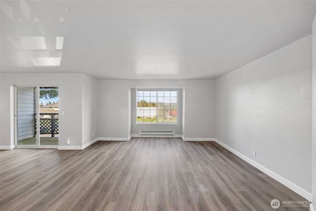 23110 30th Ave S, Des Moines, WA 98198