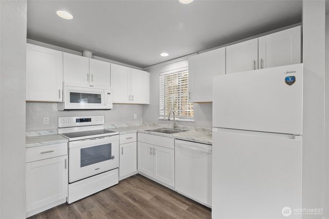 23110 30th Ave S, Des Moines, WA 98198