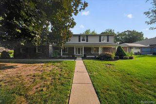 8940 Sarah Lane, Grosse Ile Township, MI 48138