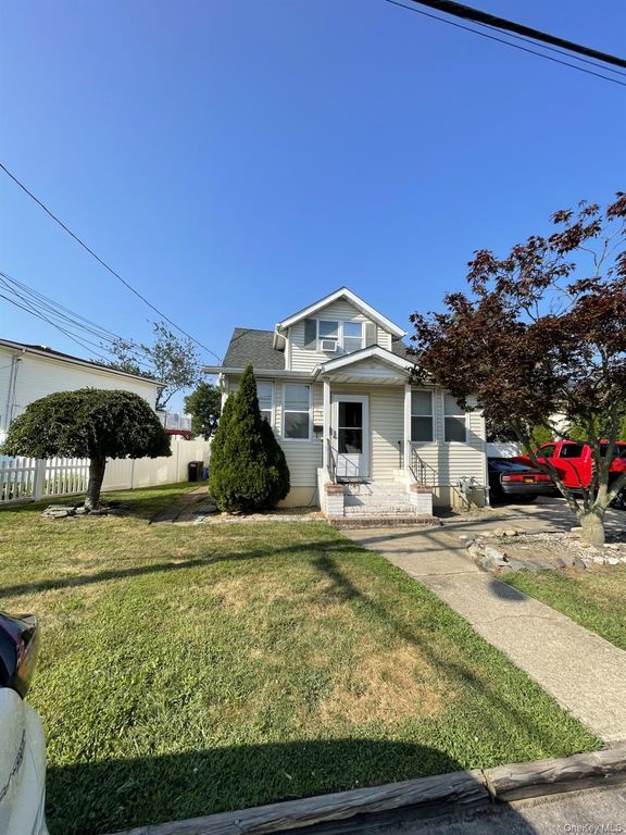 155 29th Street, Copiague, NY 11726