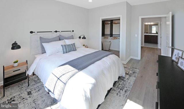 513 BERKELEY LN, Blackwood, NJ 08012