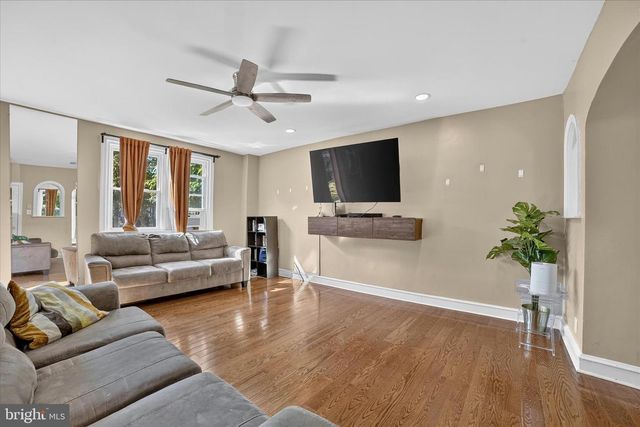 408 E SLOCUM ST, Philadelphia, PA 19119
