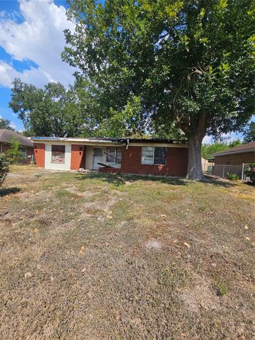 319 E Delz Drive, Houston, TX 77022
