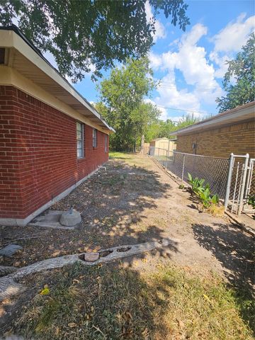 319 E Delz Drive, Houston, TX 77022