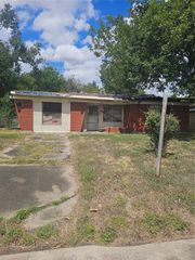 319 E Delz Drive, Houston, TX 77022