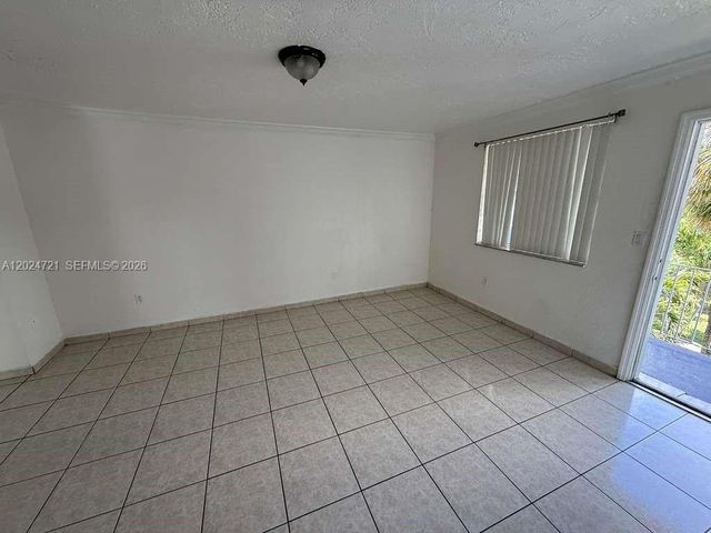 1655 W 44th Pl 302, Hialeah, FL 33012