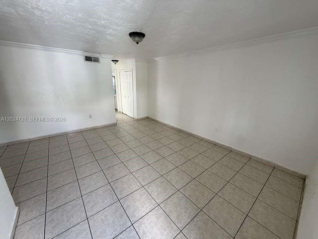 1655 W 44th Pl 302, Hialeah, FL 33012