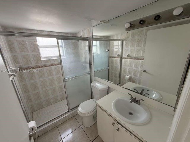 1655 W 44th Pl 302, Hialeah, FL 33012