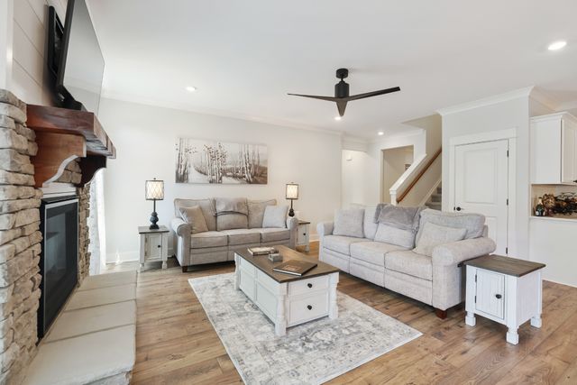 7708 Woodford Dr, Fairview, TN 37062