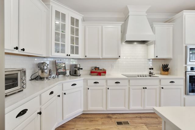 7708 Woodford Dr, Fairview, TN 37062