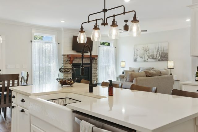 7708 Woodford Dr, Fairview, TN 37062