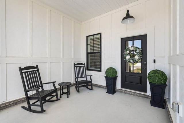 7708 Woodford Dr, Fairview, TN 37062