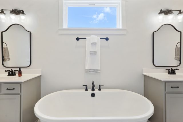 7708 Woodford Dr, Fairview, TN 37062