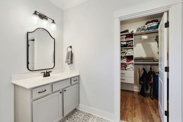 7708 Woodford Dr, Fairview, TN 37062