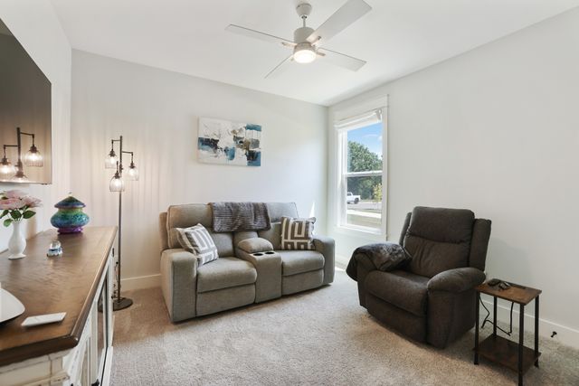 7708 Woodford Dr, Fairview, TN 37062