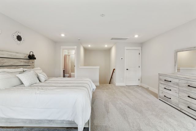 7708 Woodford Dr, Fairview, TN 37062